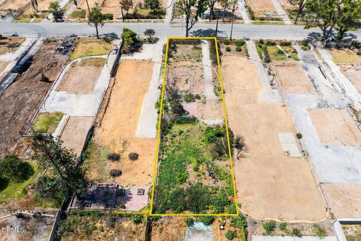 Property Photo:  389 W Mendocino Street  CA 91001 