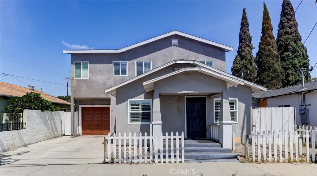 Property Photo: 2108 Lemon Avenue CA 90806