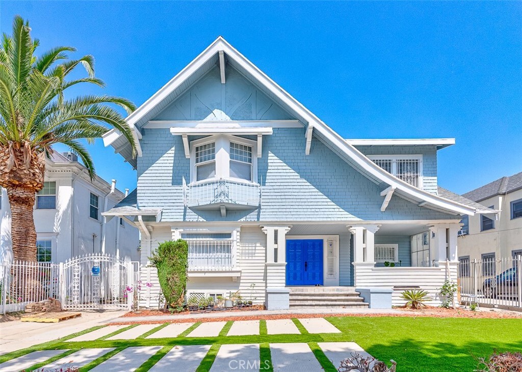 715 S Norton Avenue  Los Angeles CA 90005 photo