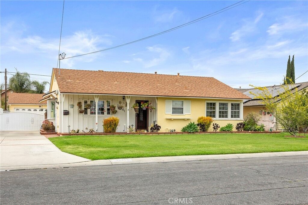 Property Photo:  13341 Galway St  CA 92844 