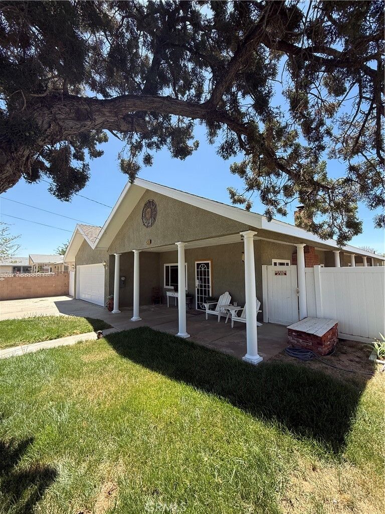 Property Photo: 4230 W Avenue L2 CA 93536