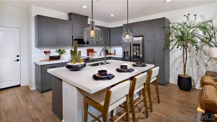Property Photo:  792 Mateo Street 2  CA 91911 