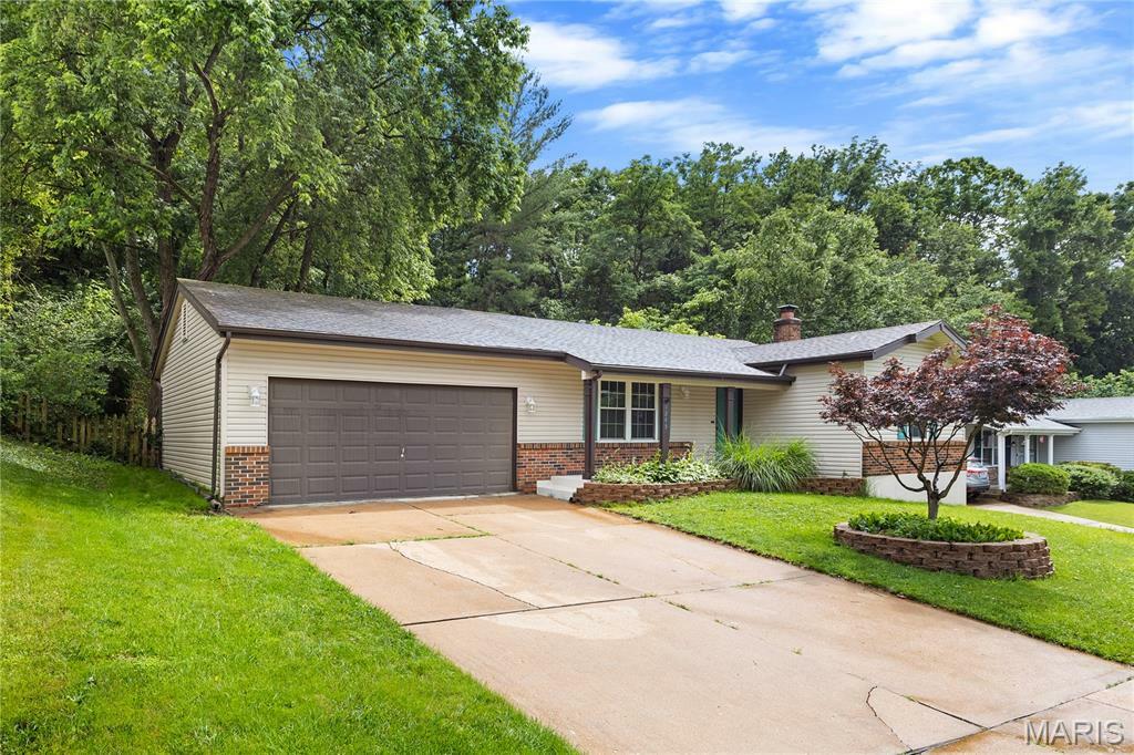 Property Photo: 1249 Green Knoll Drive MO 63026