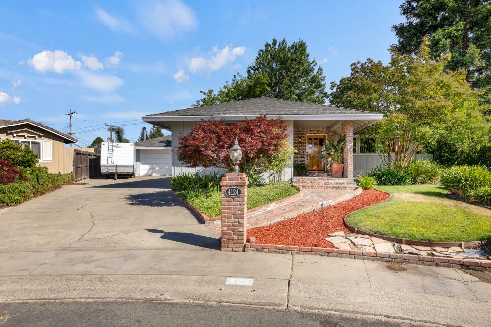 Property Photo: 4124 Bruhn Court CA 95821