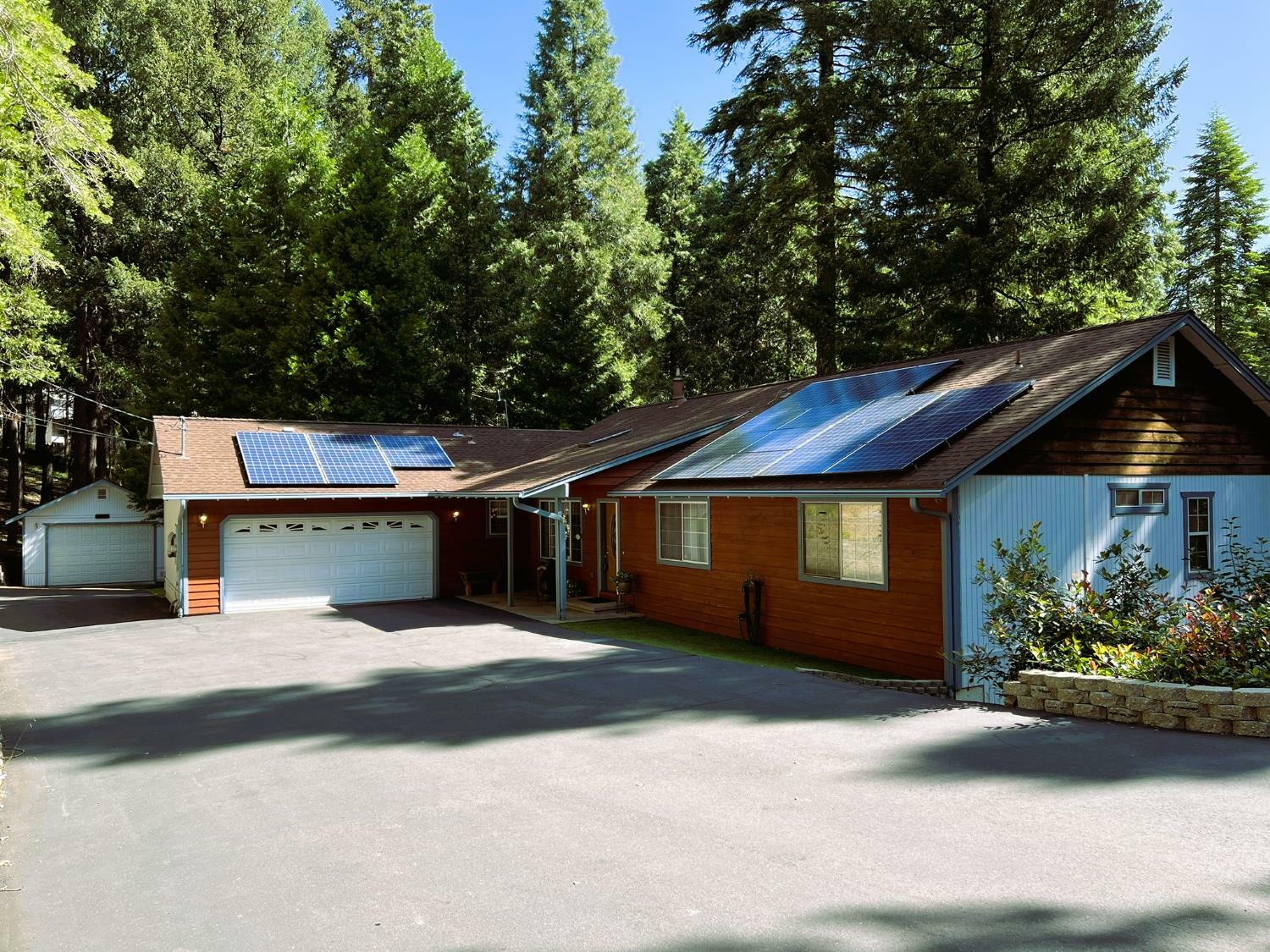 Property Photo: 4483 Jenkinson Circle CA 95726
