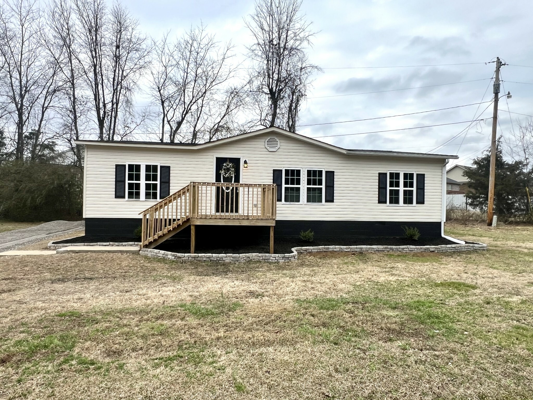 Property Photo: 107 Comanche Pl TN 37160