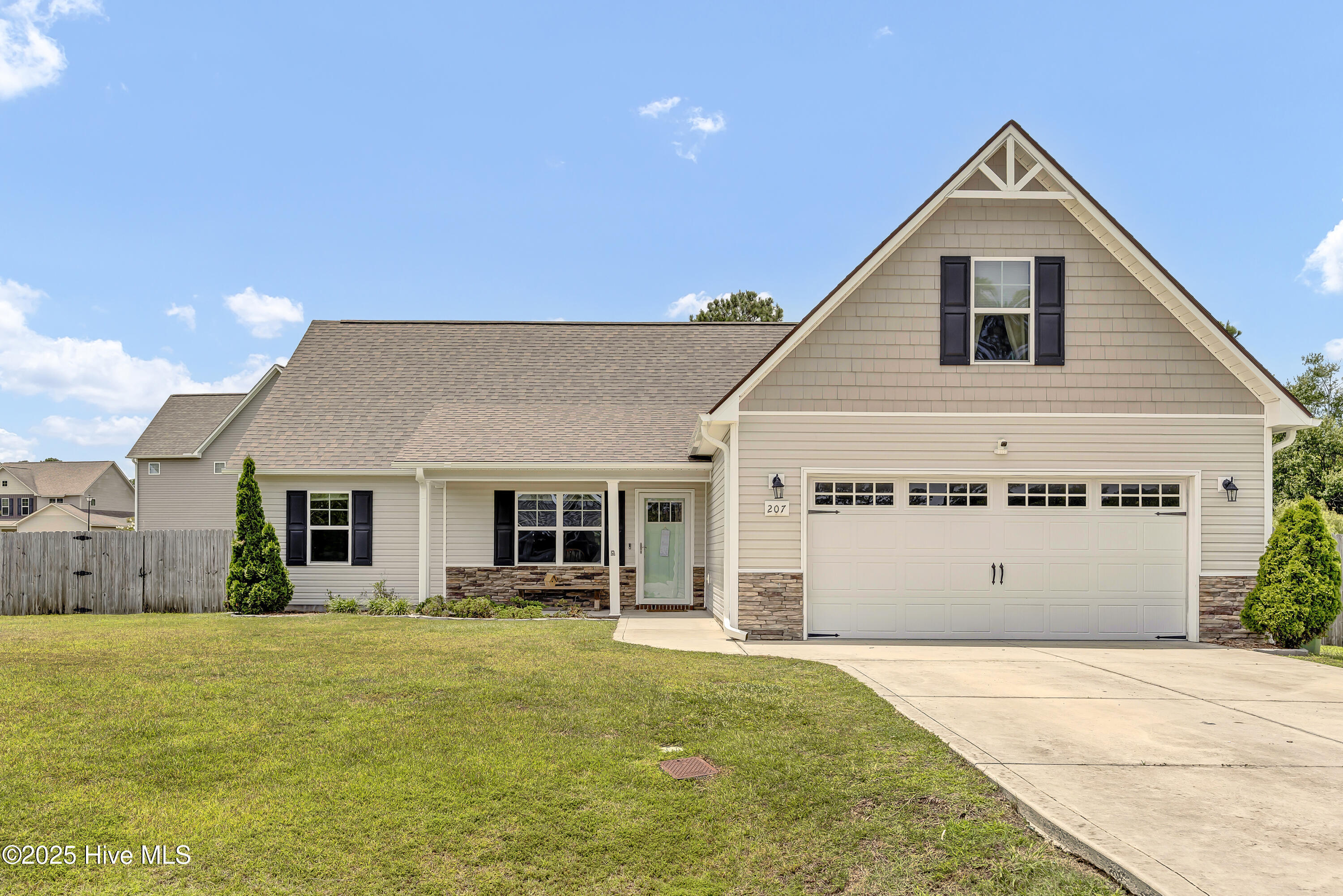 Property Photo:  207 Misty Cove Court  NC 28460 