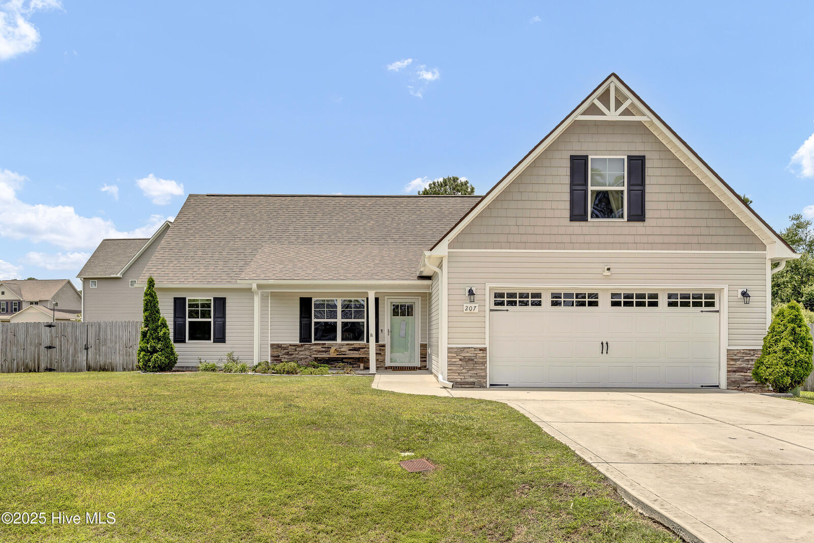 Property Photo:  207 Misty Cove Court  NC 28460 