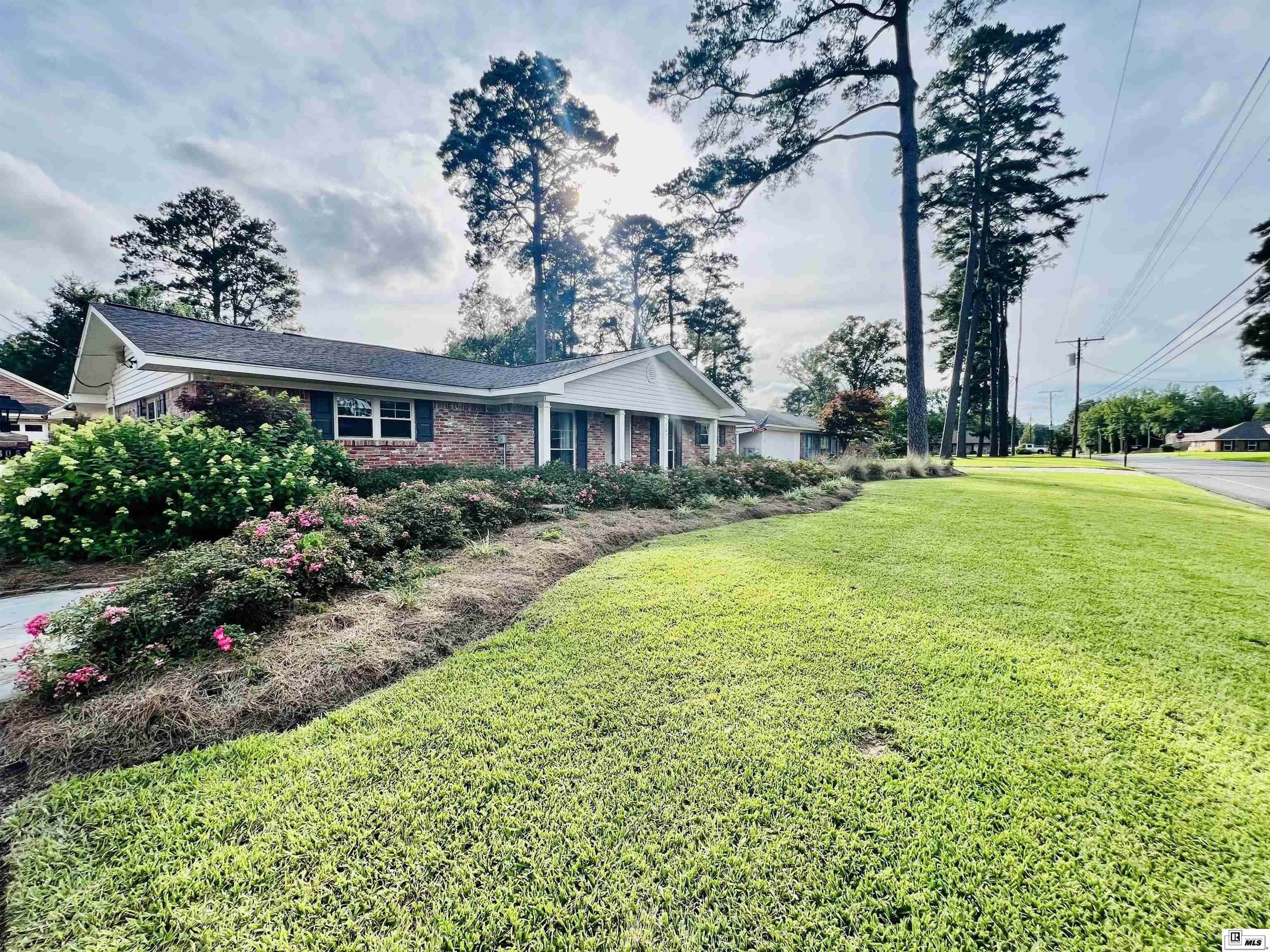 Property Photo: 305 Darbonne Drive LA 71291