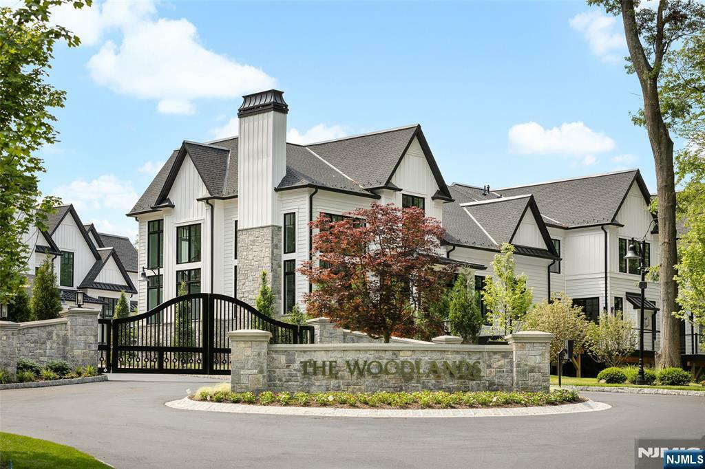 Property Photo: 11 Stone Bridge Court NJ 07627