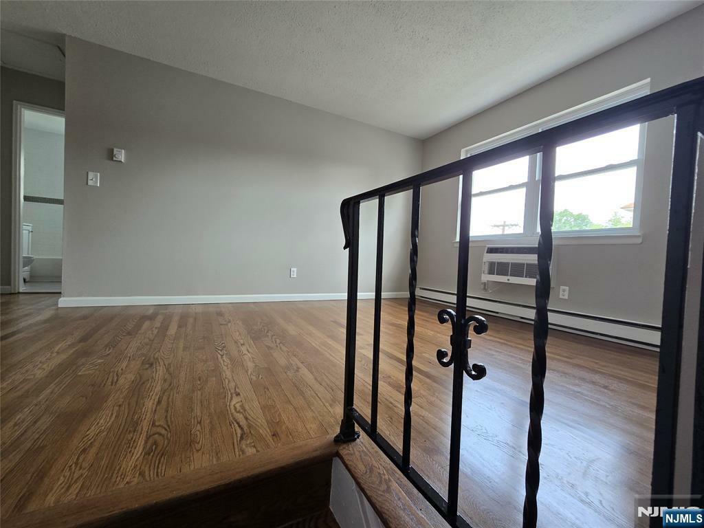 Property Photo:  274 Park Street 2  NJ 07601 