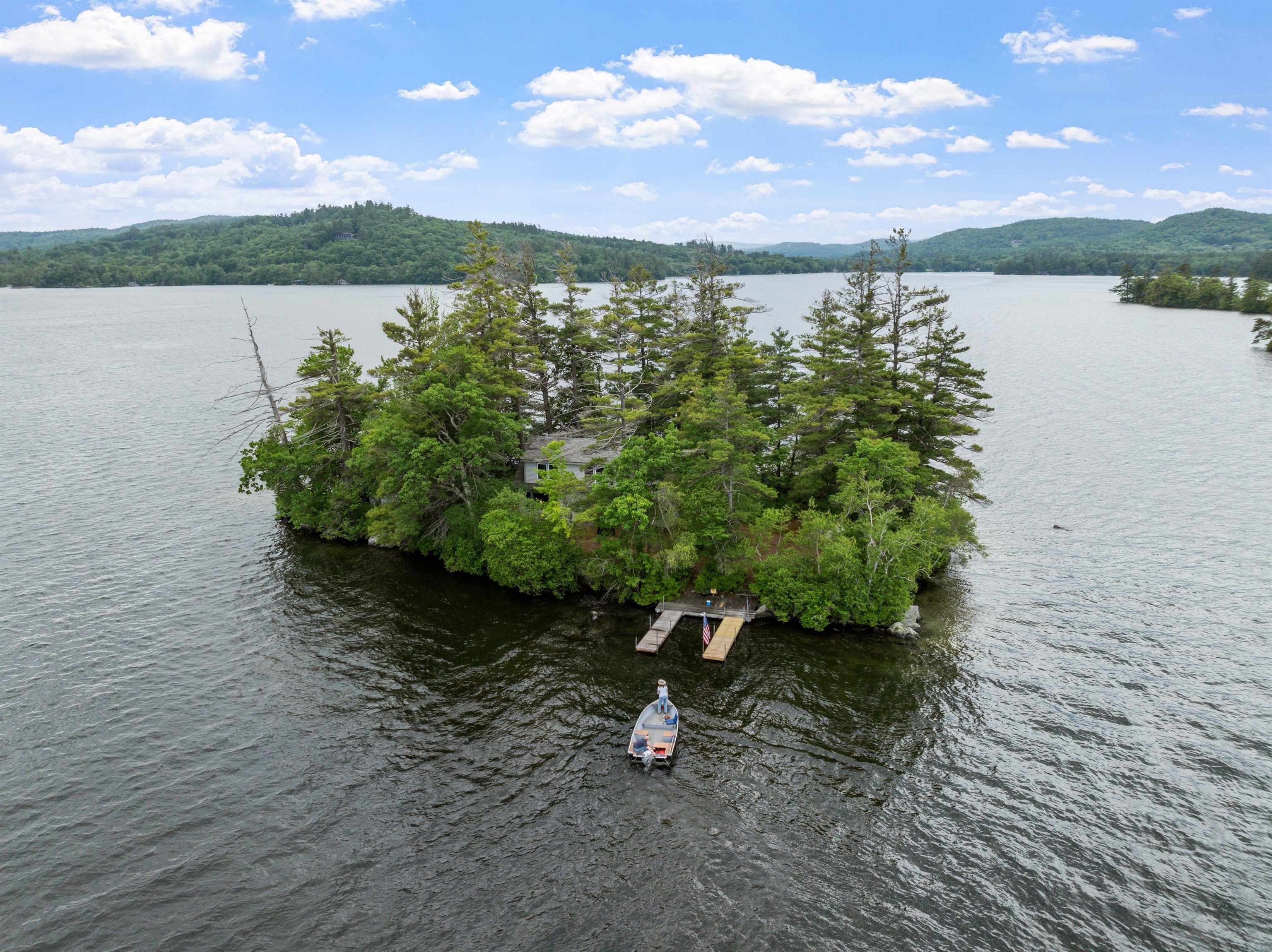 28 Potato Island  Holderness NH 03245 photo
