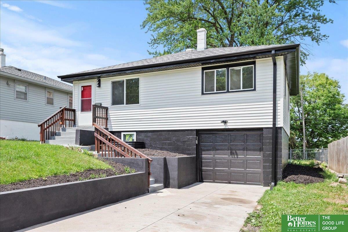 Property Photo: 3220 Bedford Avenue NE 68111