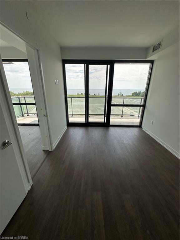 Photo de la propriété: 251 Masonry Way 704 ON L5H 2H3