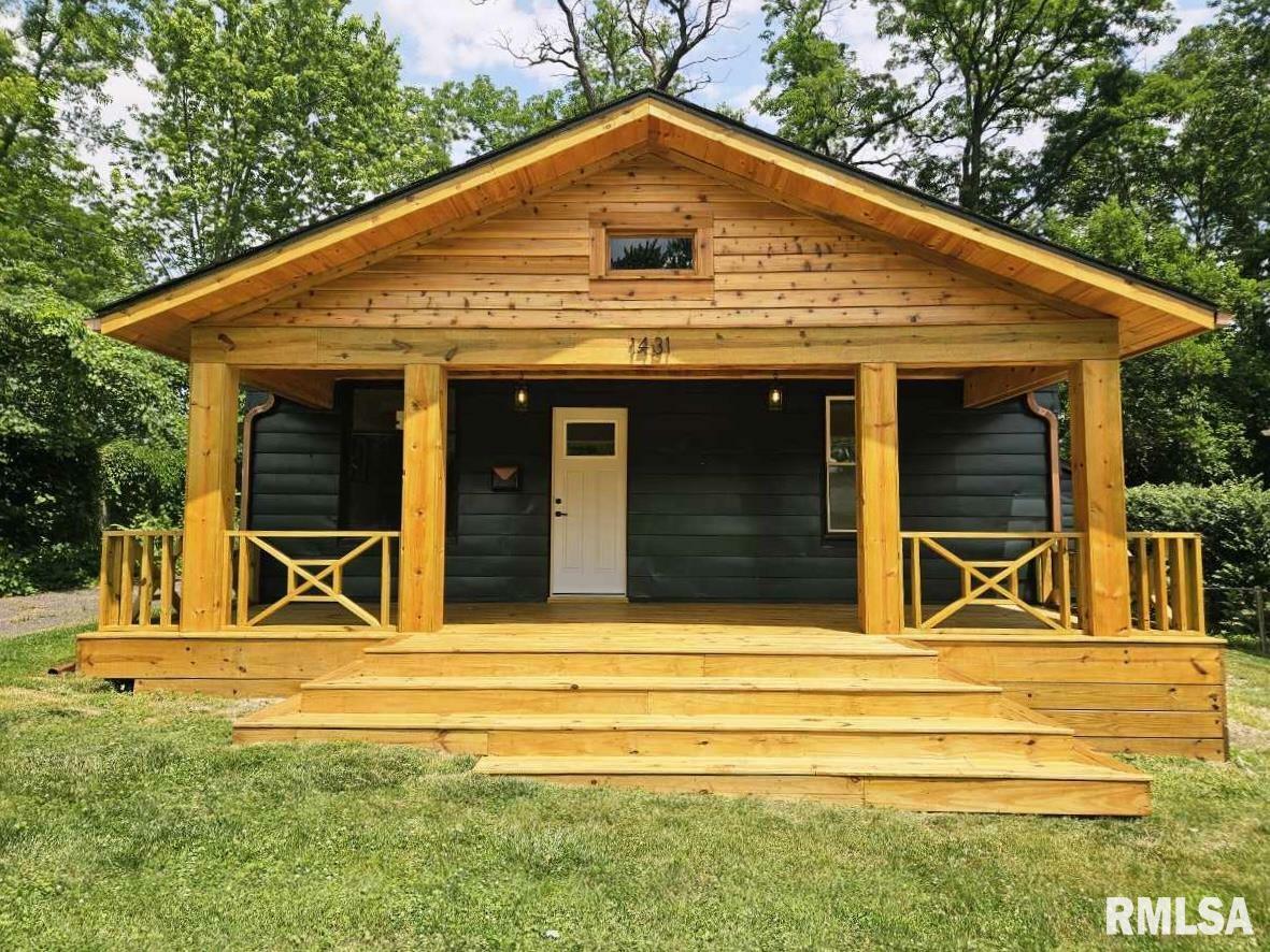 Property Photo: 1431 E Rouse Avenue IL 61614