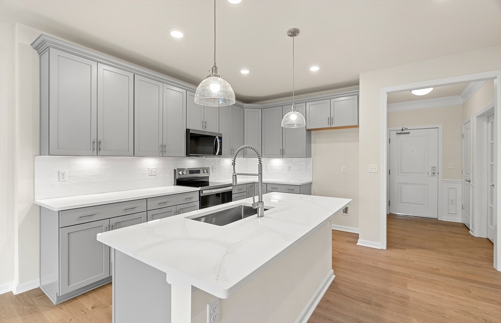 Property Photo:  320 Martins Landing Way 103  MA 01864 