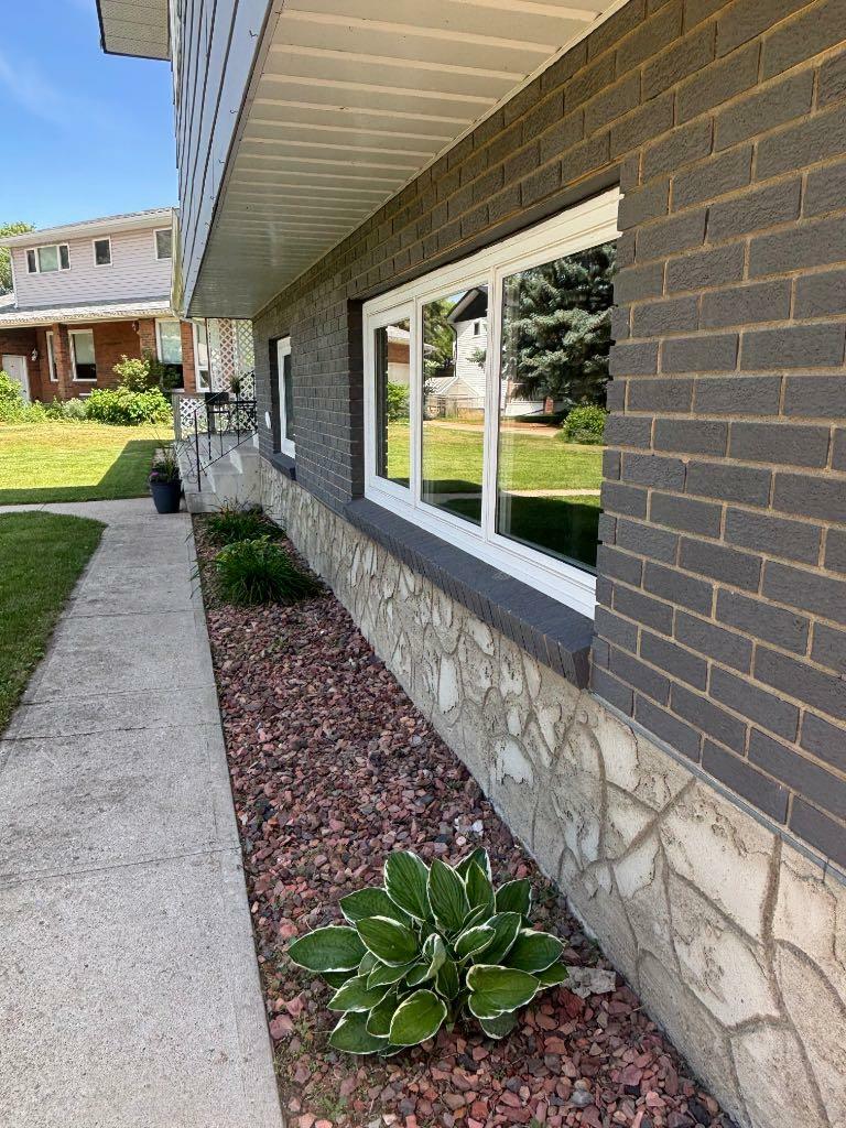 Property Photo: 8 Sara King Court E AB T1R 0J8