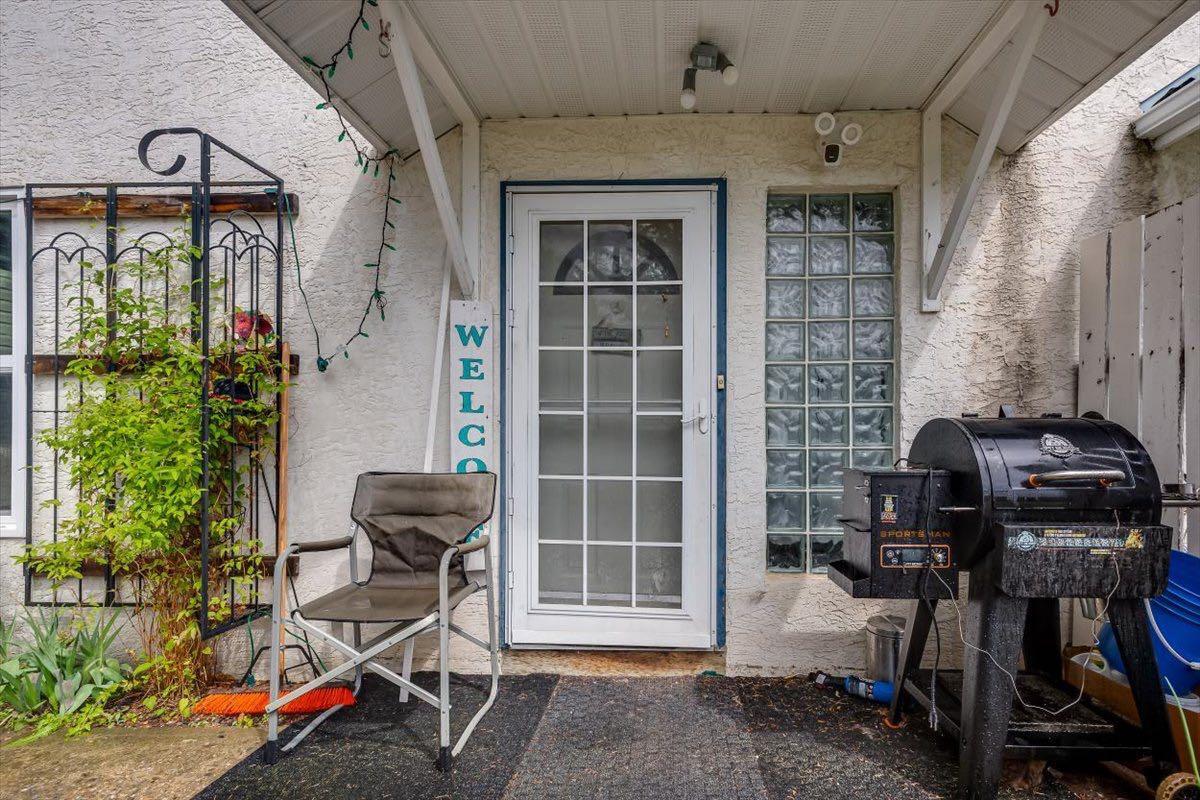 Property Photo:  5029 53 Street  AB T4T 0C3 