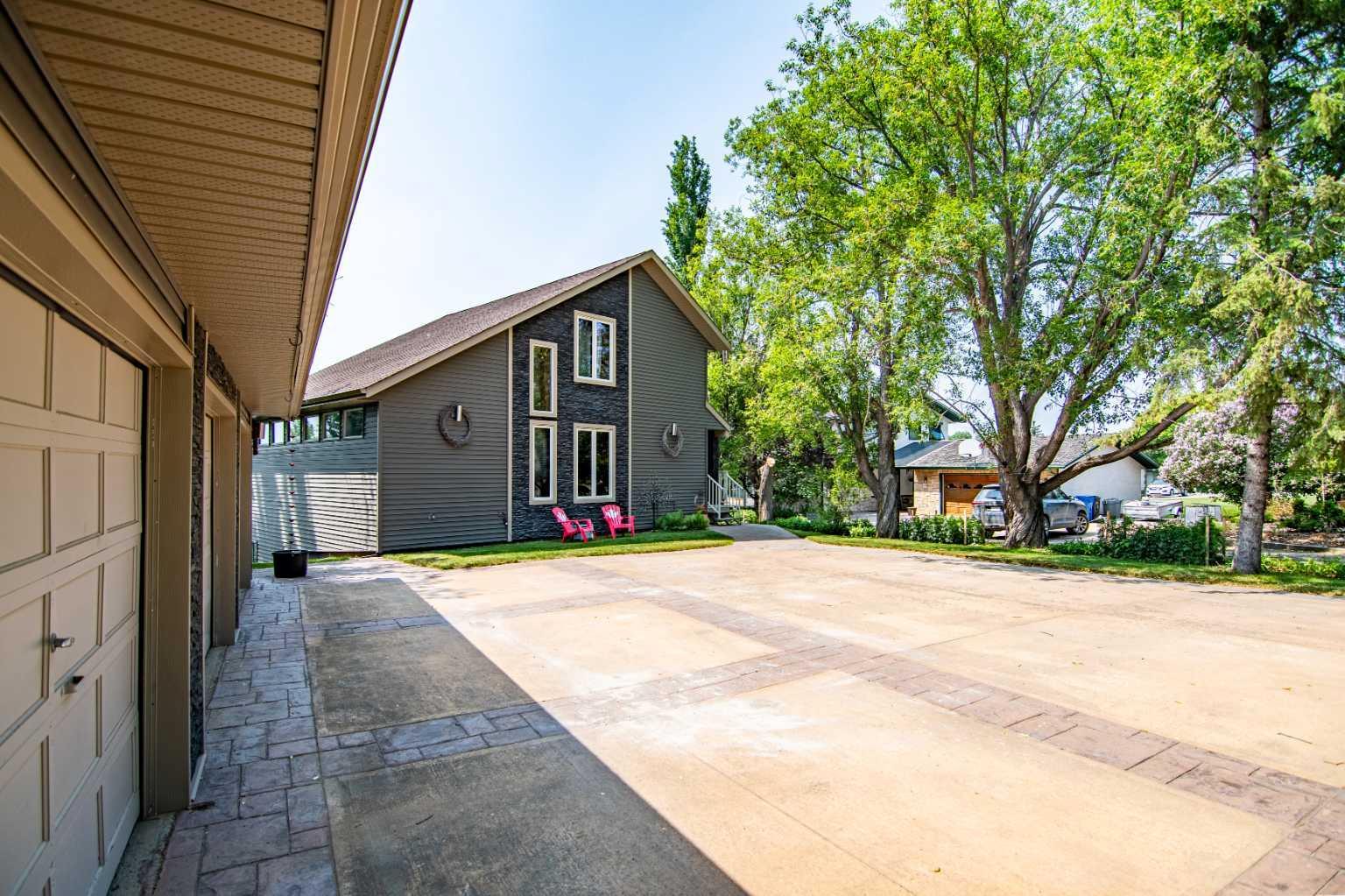 Property Photo: 5712 60 Street AB T4T 1G3