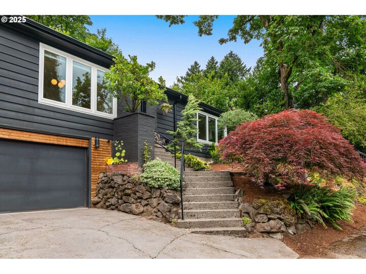 Property Photo: 6945 SW 7th Ave OR 97219