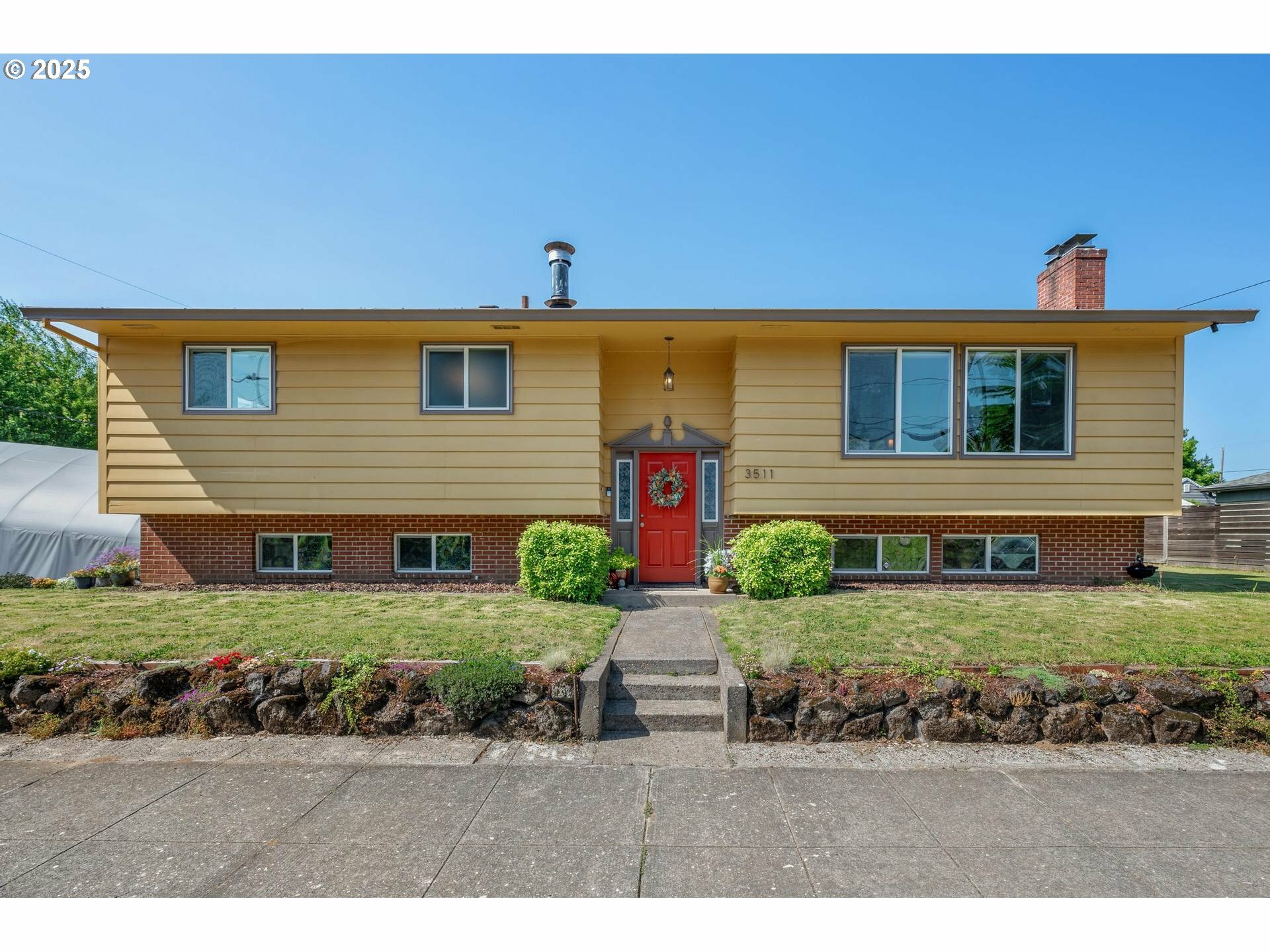3511 NE Holman St  Portland OR 97211 photo