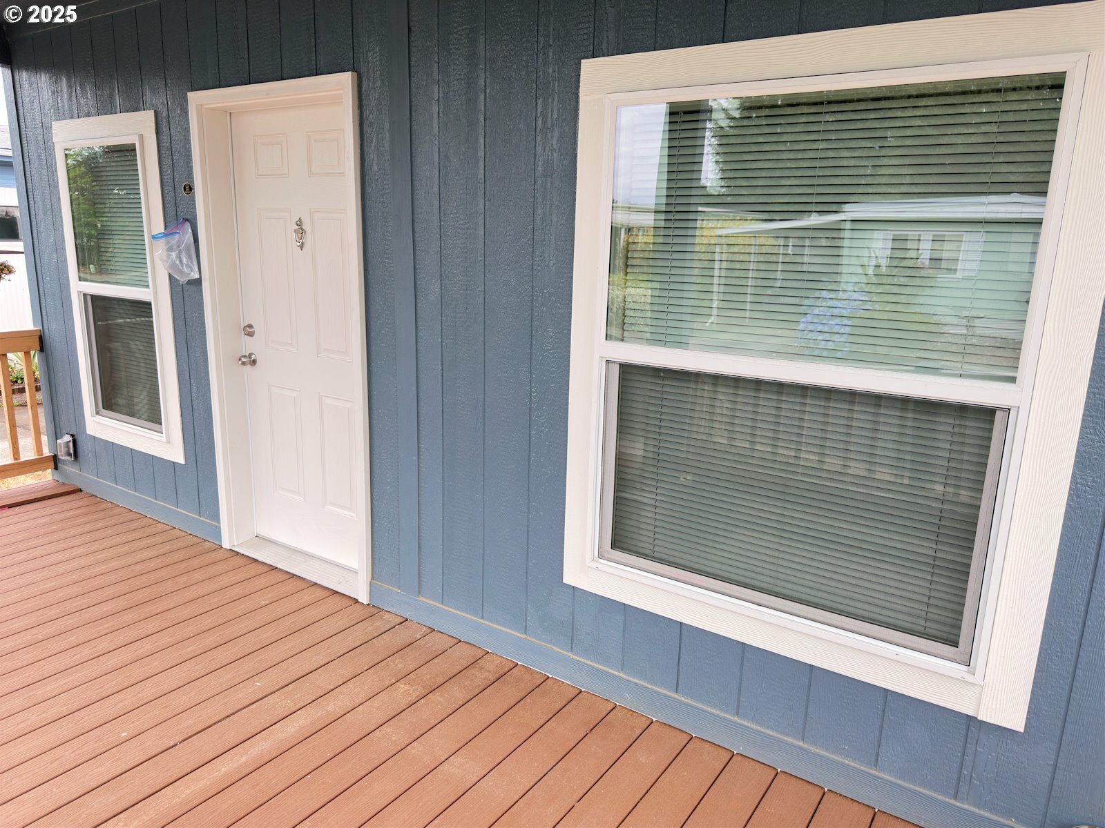 Property Photo: 11316 NE 28th St 4 WA 98682
