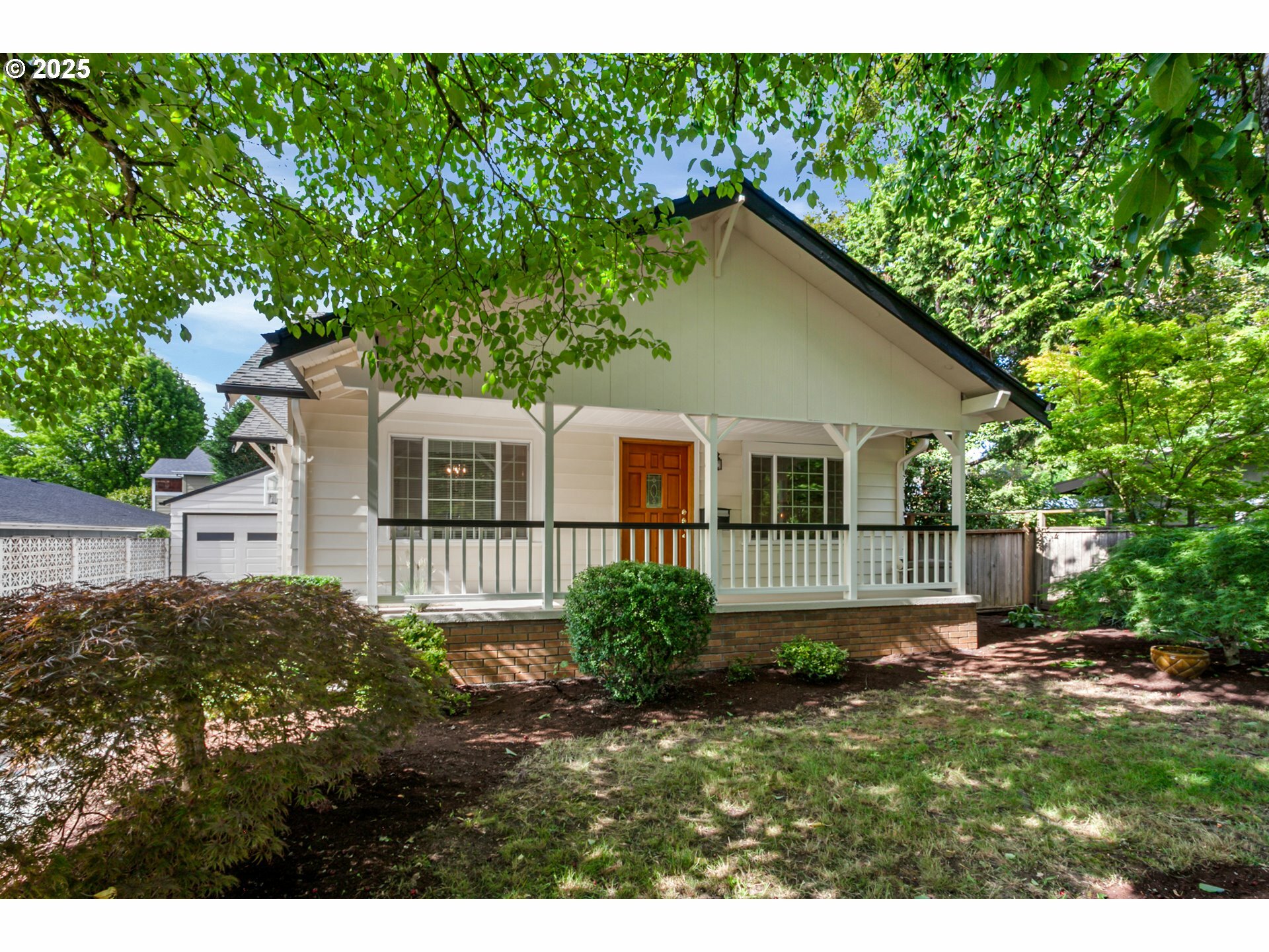 Property Photo: 3329 SE Steele St OR 97202