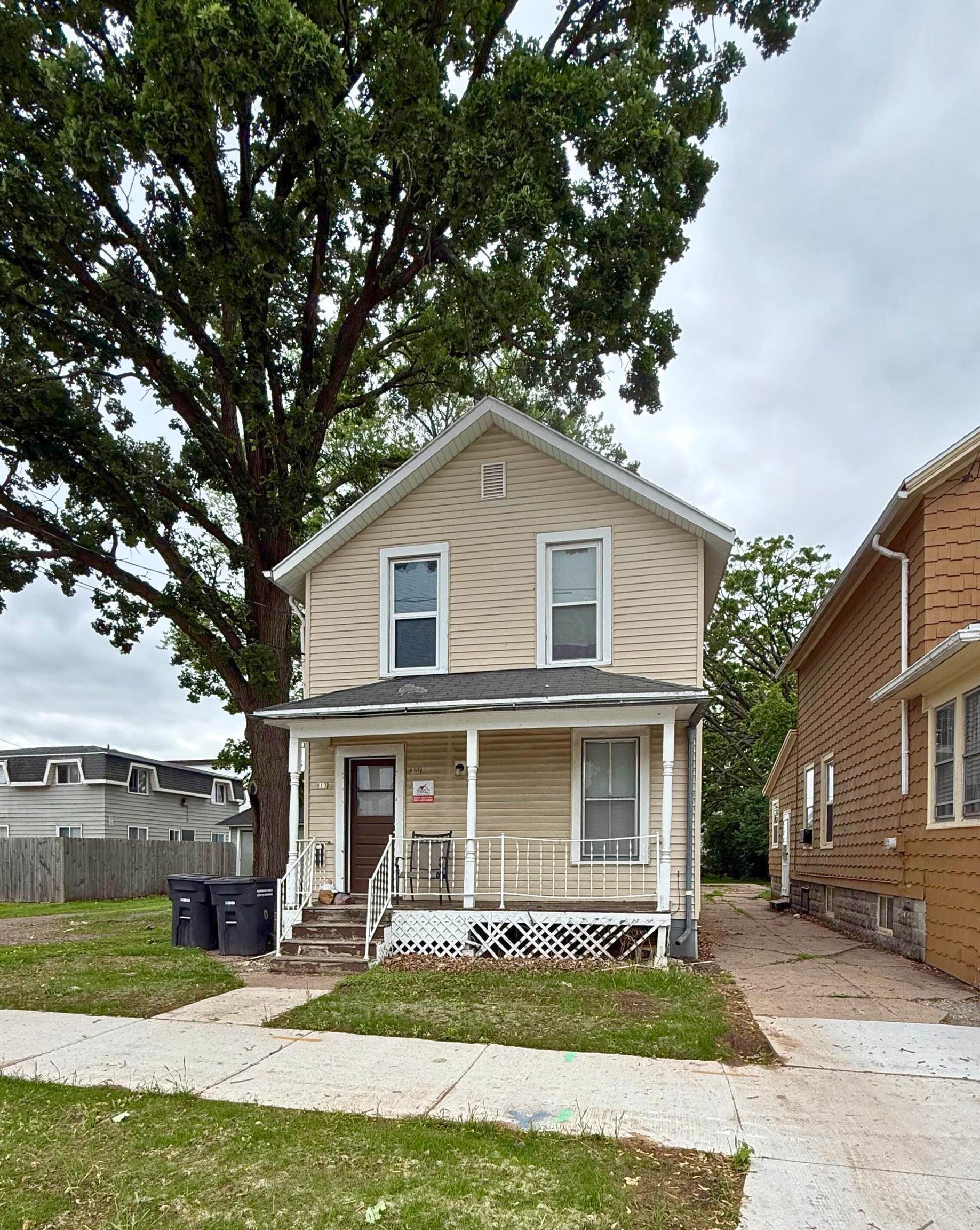 813 Cherry Street  Oshkosh WI 54901 photo