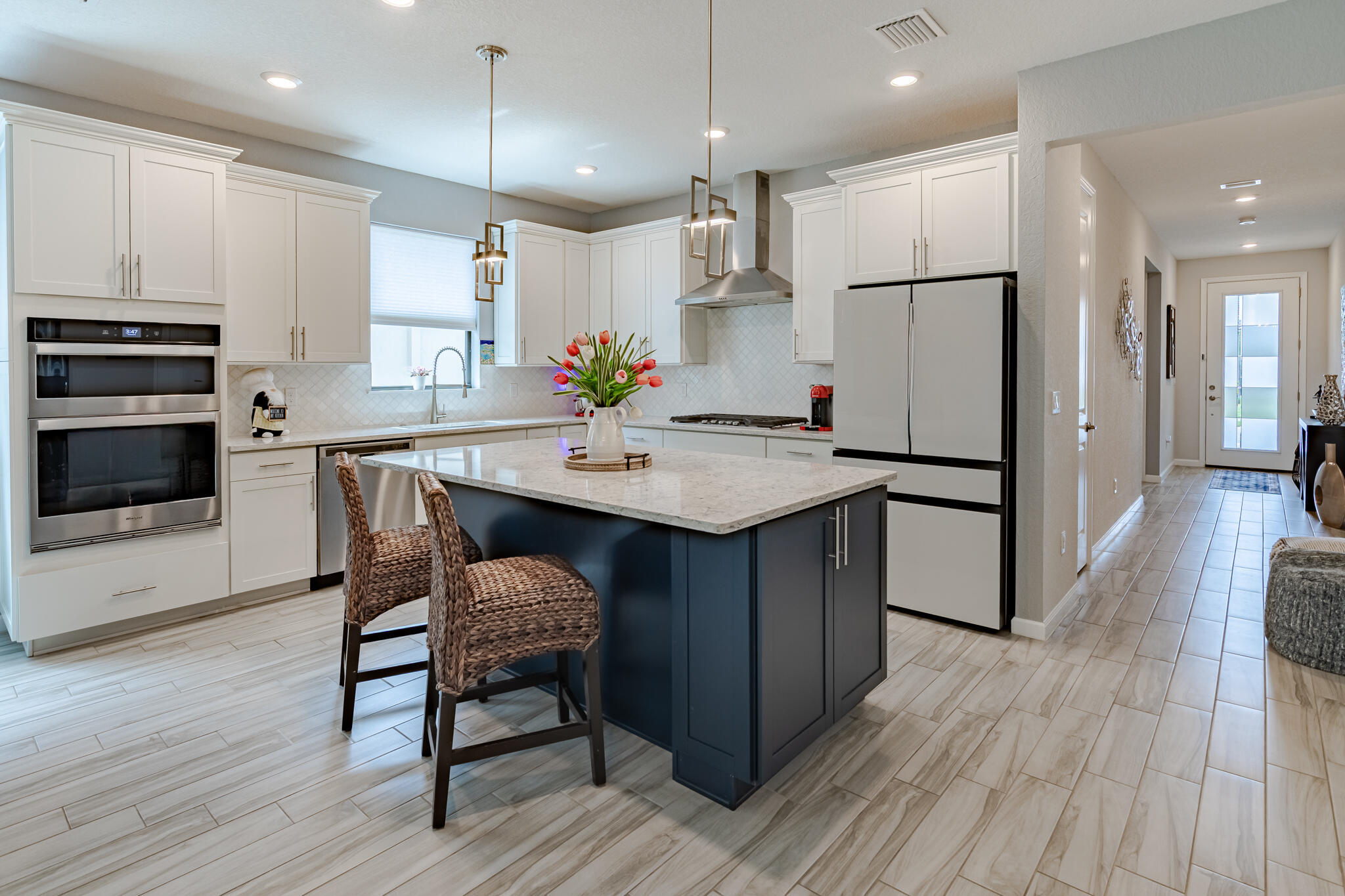 Property Photo: 548 SE Villandry Way FL 34984