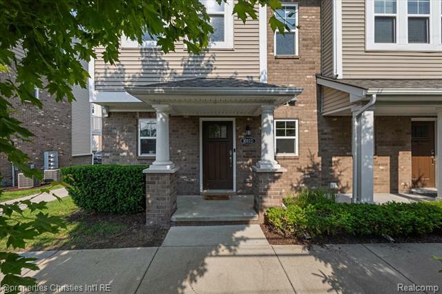 Property Photo:  1011 N Sherman Drive  MI 48067 