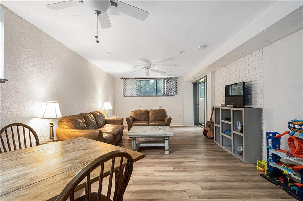 Property Photo:  401 Bellevue Avenue 100  RI 02840 