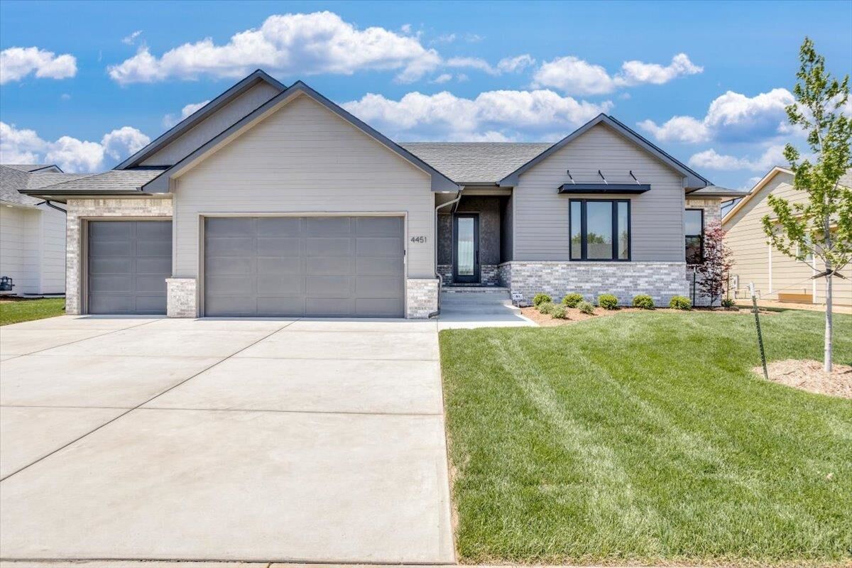 Property Photo: 4451 N Grey Meadows KS 67101