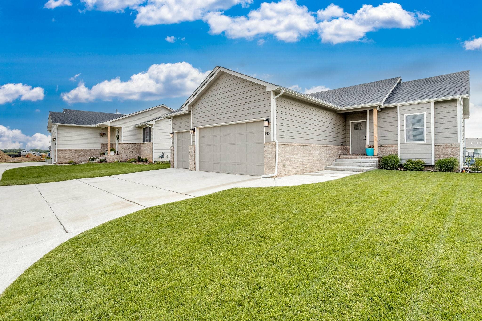 Property Photo: 5428 N Saint Paul Ct KS 67204