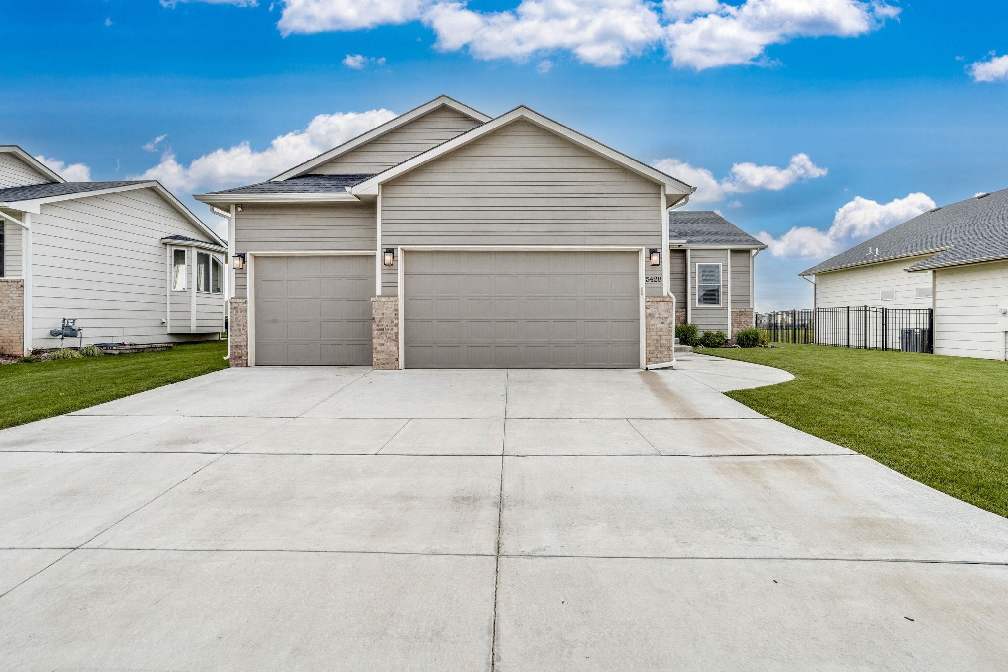 Property Photo:  5428 N Saint Paul Ct  KS 67204 