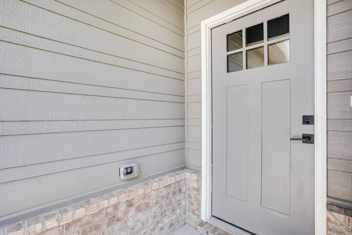 Property Photo: 5428 N Saint Paul Ct KS 67204