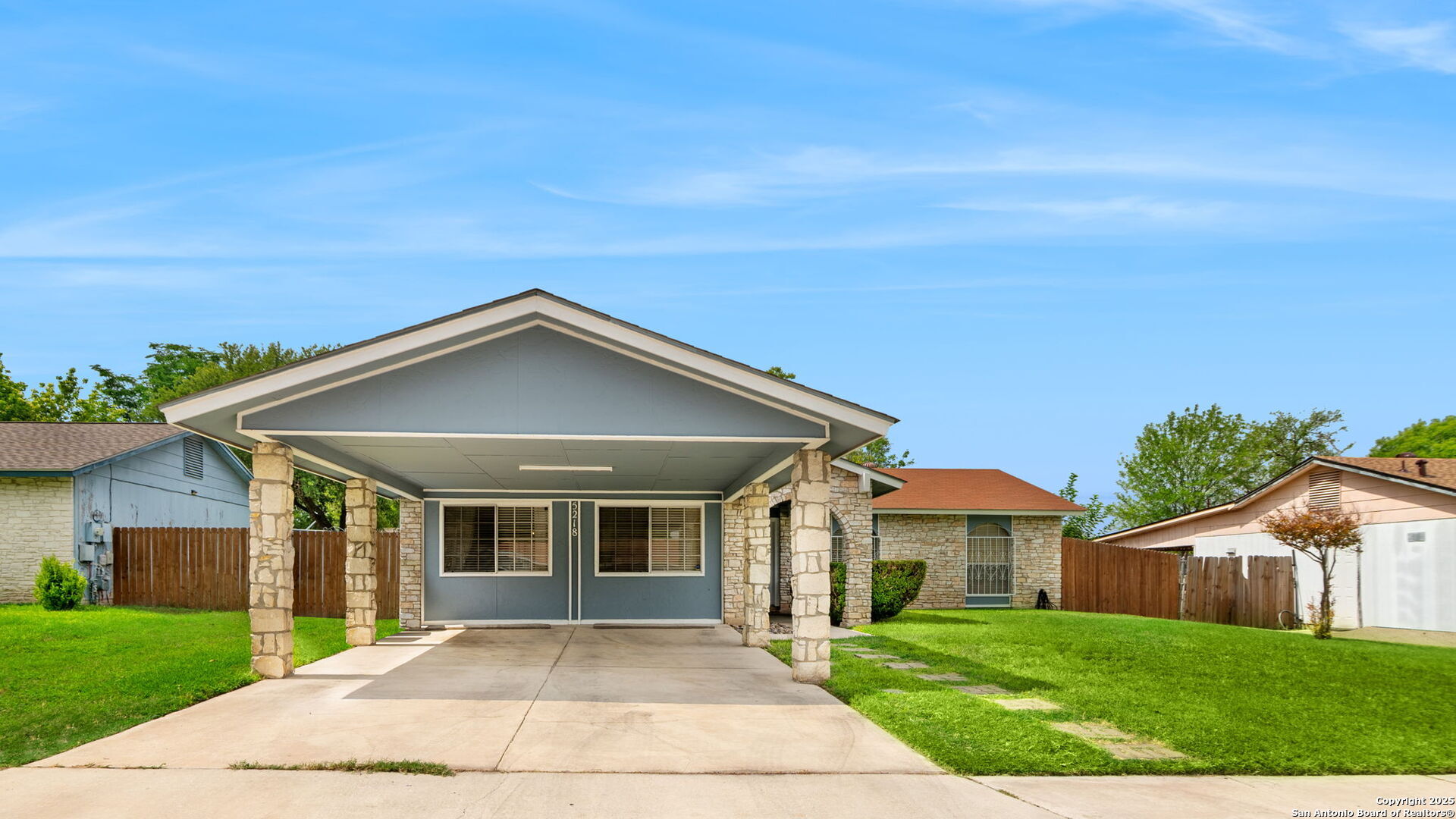 Property Photo: 5218 Ivanhoe TX 78228