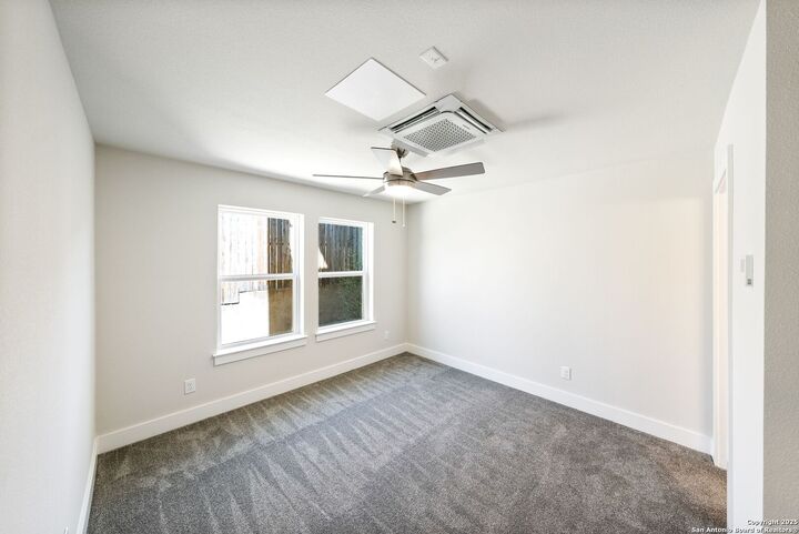 Property Photo: 419 Ira Avenue 2101 TX 78209