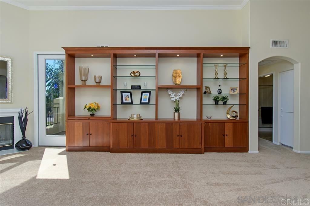 Property Photo:  9245 Regents Rd M408  CA 92037 