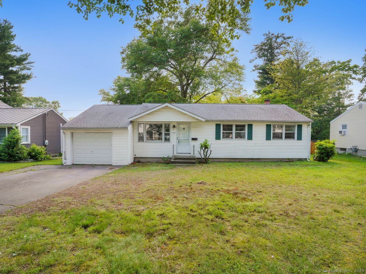 Property Photo: 1331 Mill Plain Road CT 06824