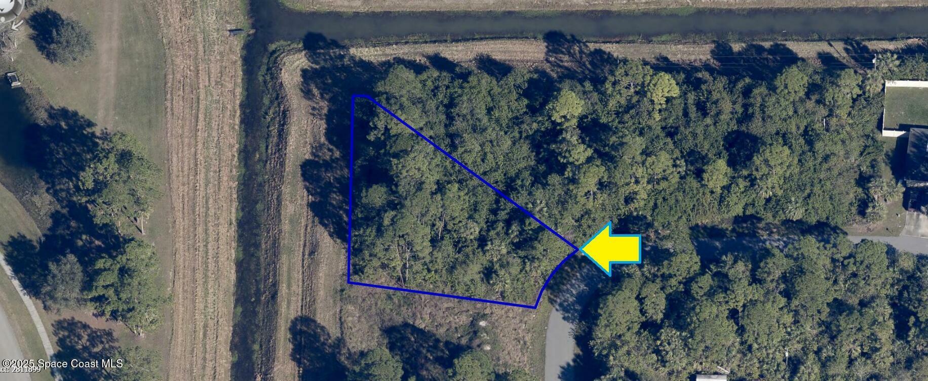 Property Photo: 363 Cherry Tree Circle NW FL 32907