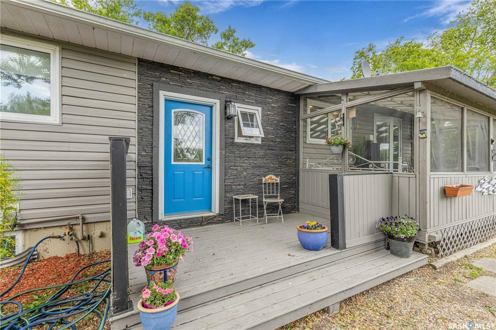 Property Photo: 13 3rd Avenue E SK S0M 1X0