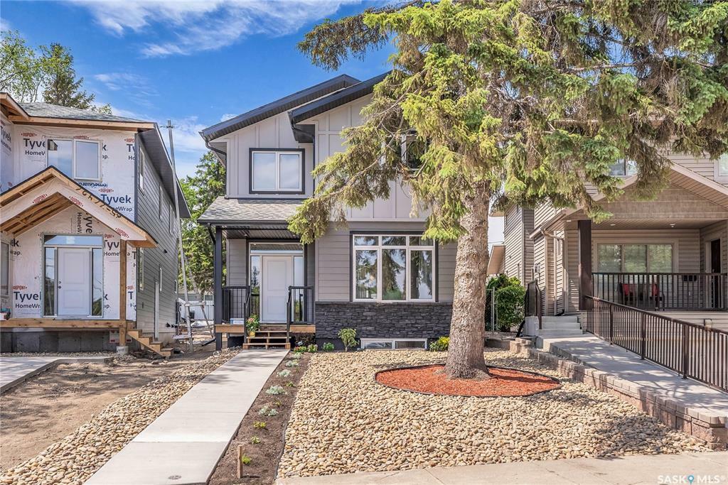 Property Photo: 1601B 9th Avenue N SK S7K 2Z9