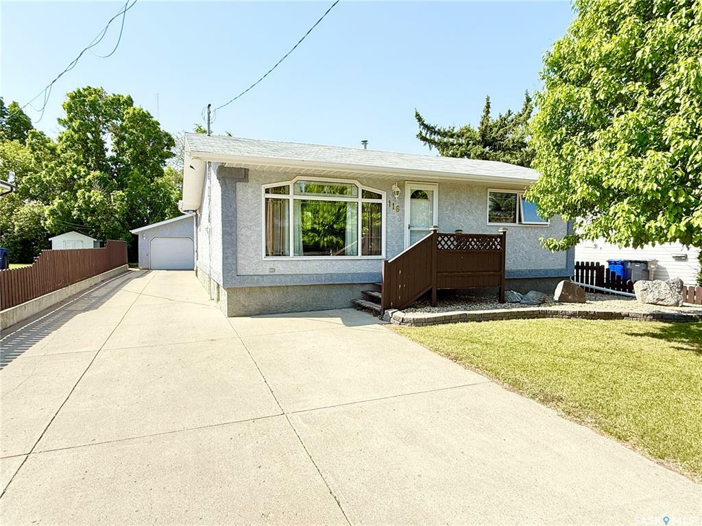 Property Photo: 116 7th Avenue SE SK S4H 1Z2