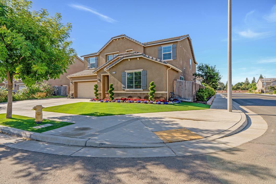 Property Photo: 6255 W Elowin Avenue CA 93291