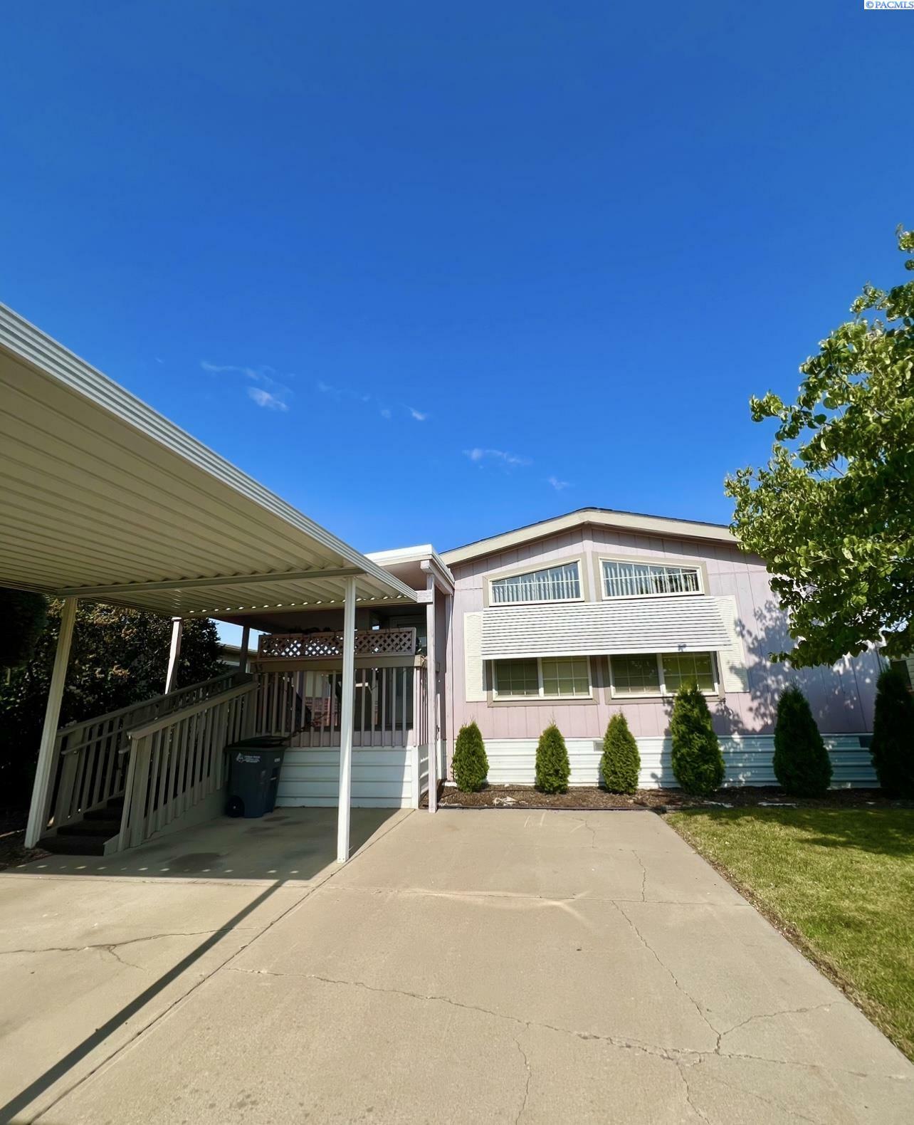 Property Photo: 325 S 5th St #13 WA 98944