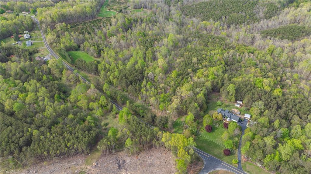 Property Photo: 1095 Smith Road NC 27048