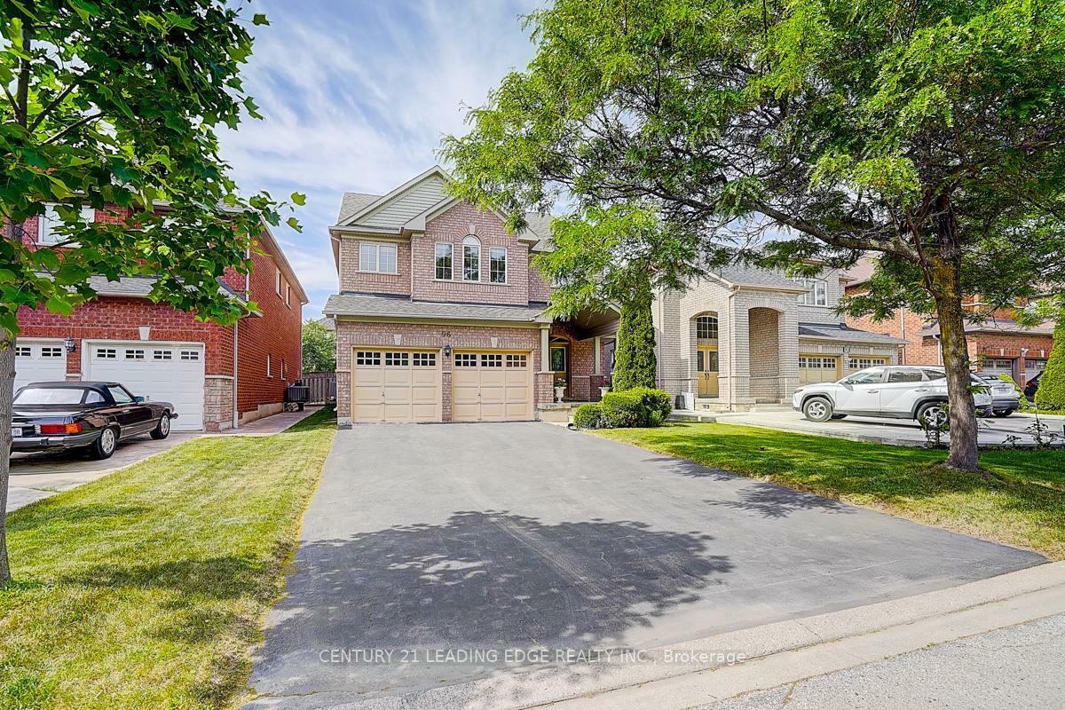 96 Tuscana Boulevard  Vaughan ON L4K 5K4 photo