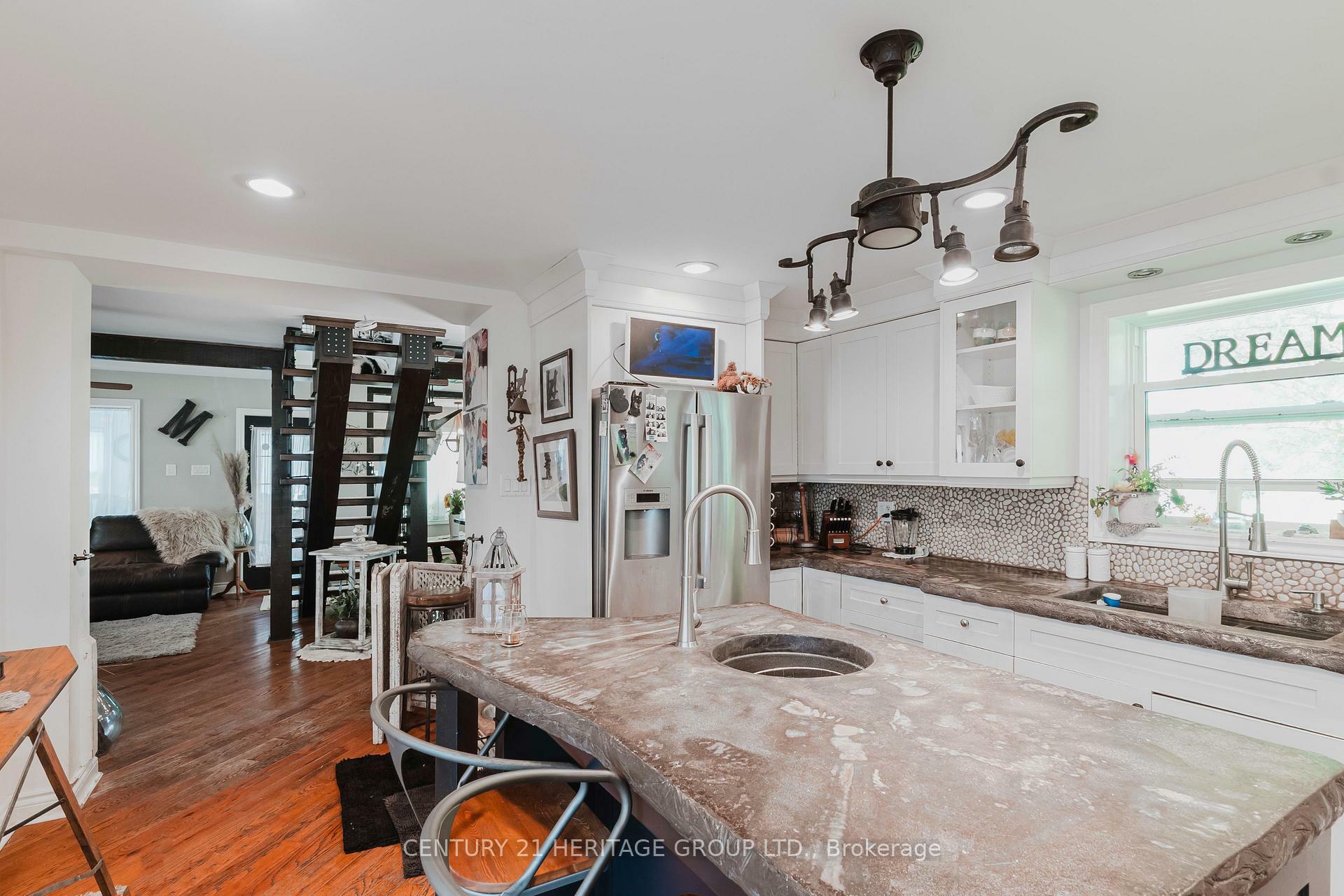 Property Photo:  2090 Hwy 26 N/A On  ON L0L 1Y2 