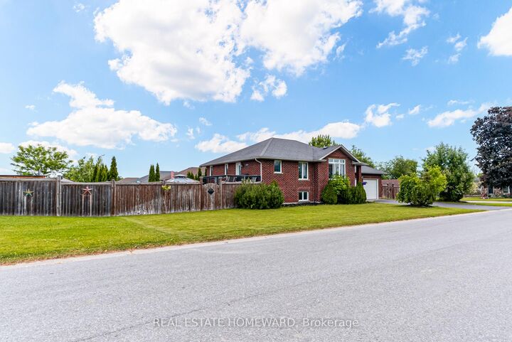 Property Photo:  2 Freedom Crescent  ON K8V 0C1 