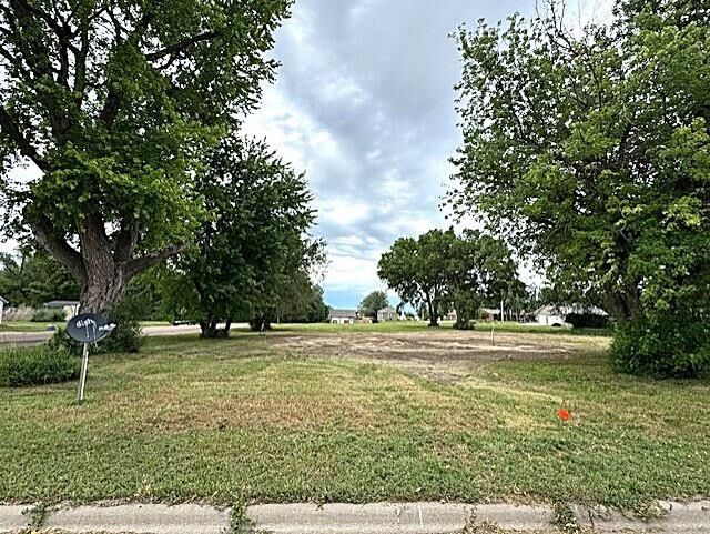 Property Photo:  614 Walnut St.  SD 57062 